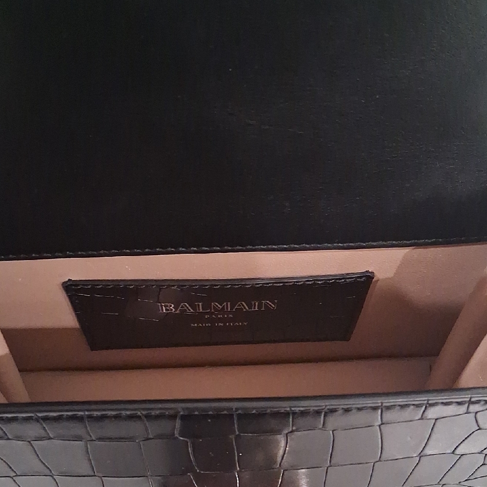 Black Croc-Embossed Chain Shoulder Bag - Picture 2 of 5
